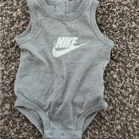 Nike Gray Sleeveless Baby Onesie - Picture 1 of 1